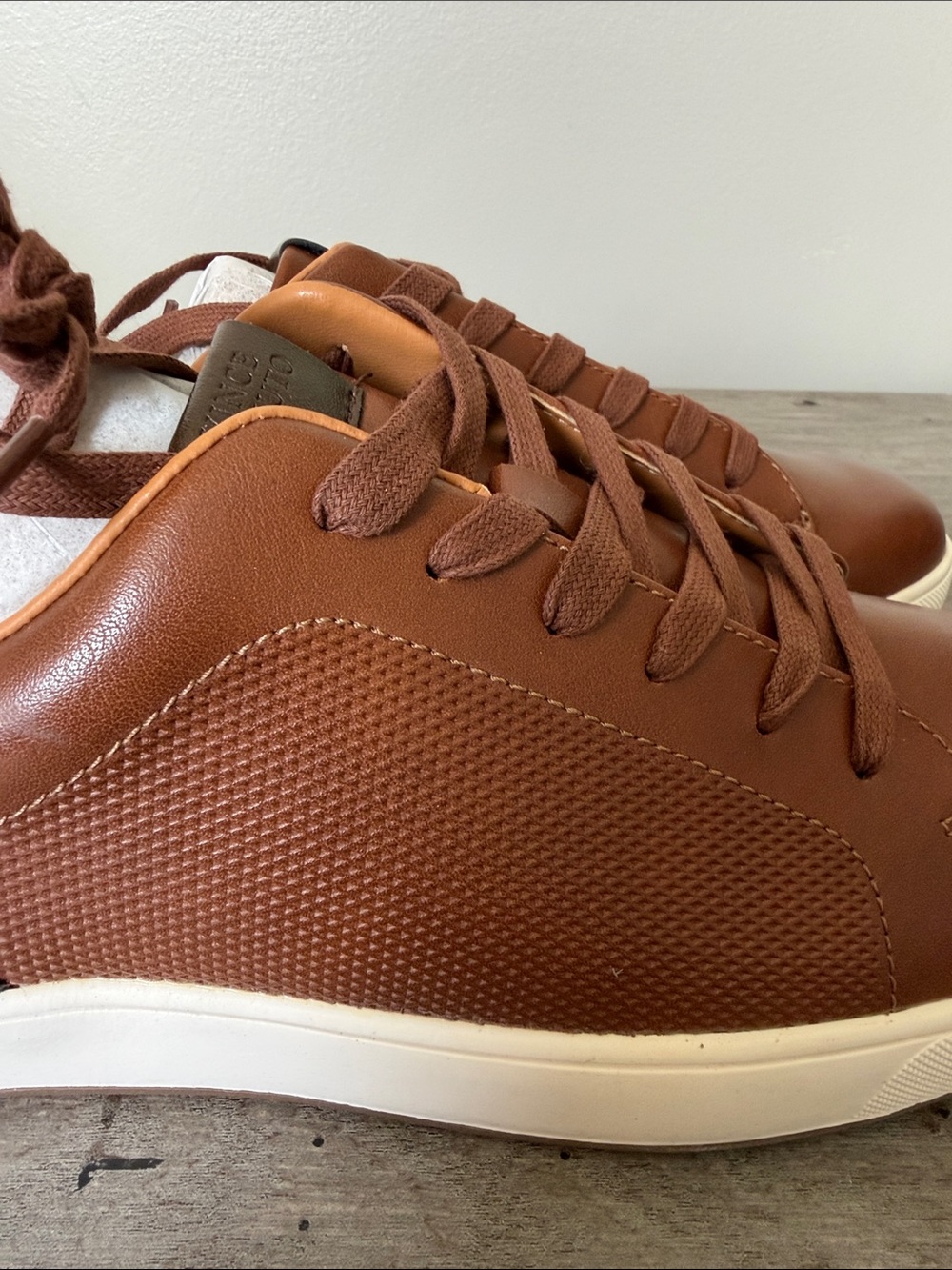 Vince Camuto Classic Men's Brown Leather Sneakers - Picture 4 of 8